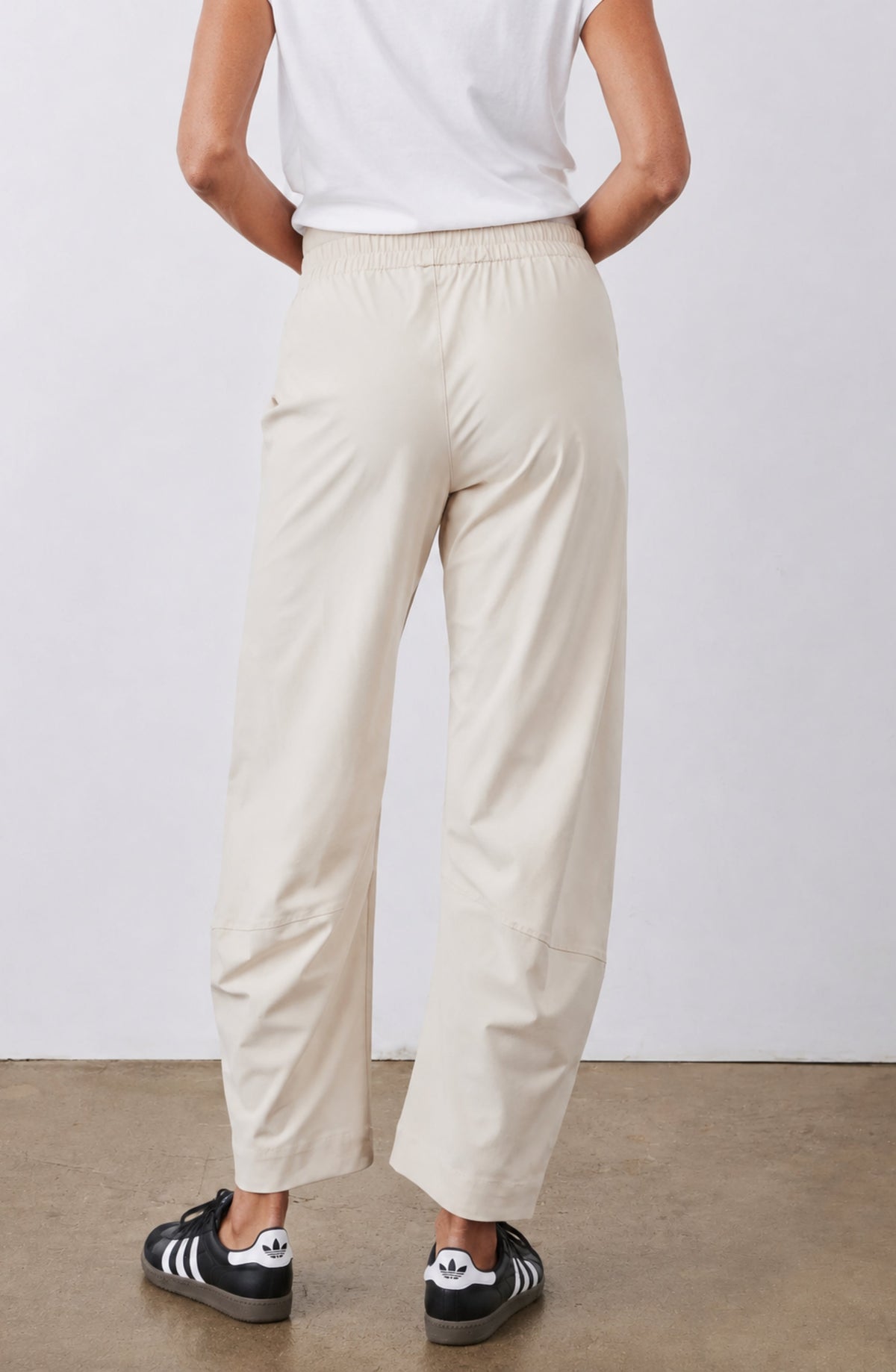 Pantalón Bruna — Barrel fit de cintura alta