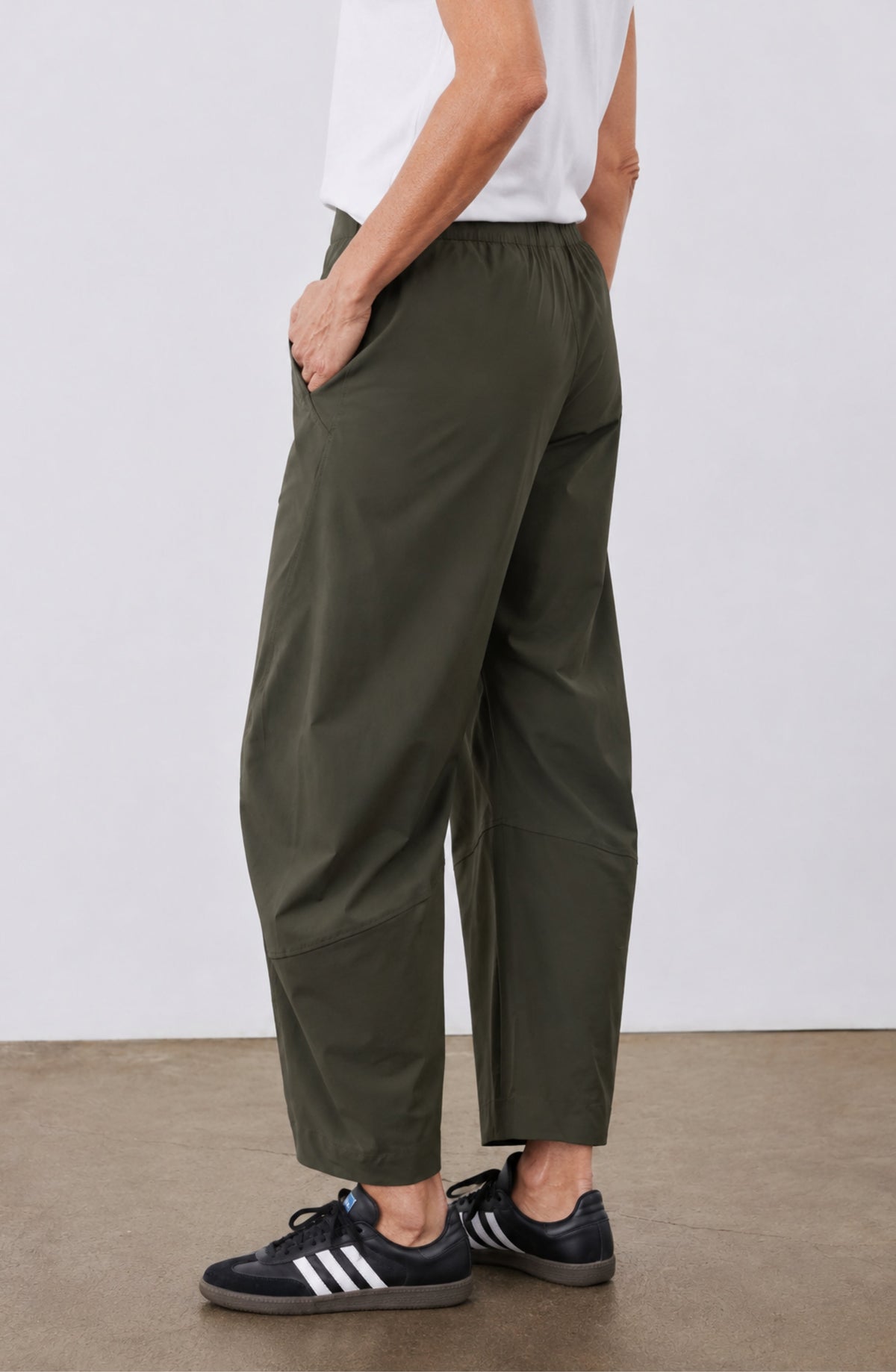 Pantalón Bruna — Barrel fit de cintura alta