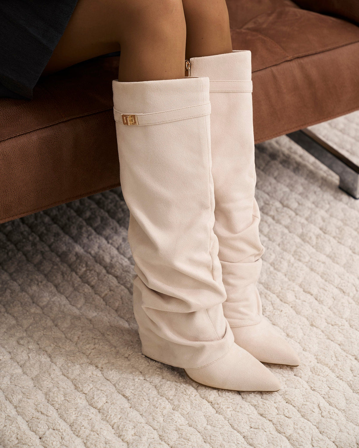 Botas Greta Slouchy Efecto Ante — Crema