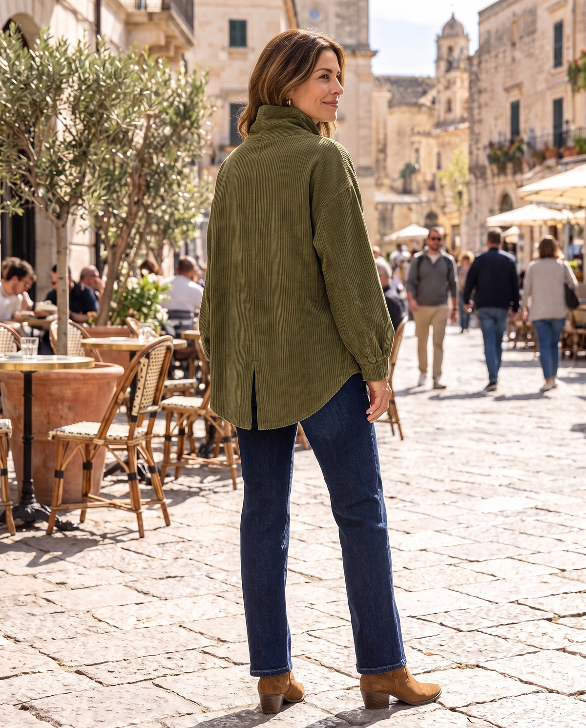 Top Lucilla — Pana con Botones en Diagonal