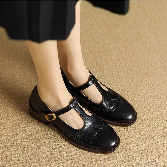 Mary Jane Adriana en negro