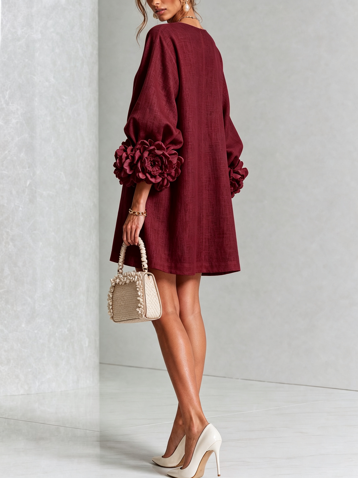 Aura Vestido Mini con Botones Florales