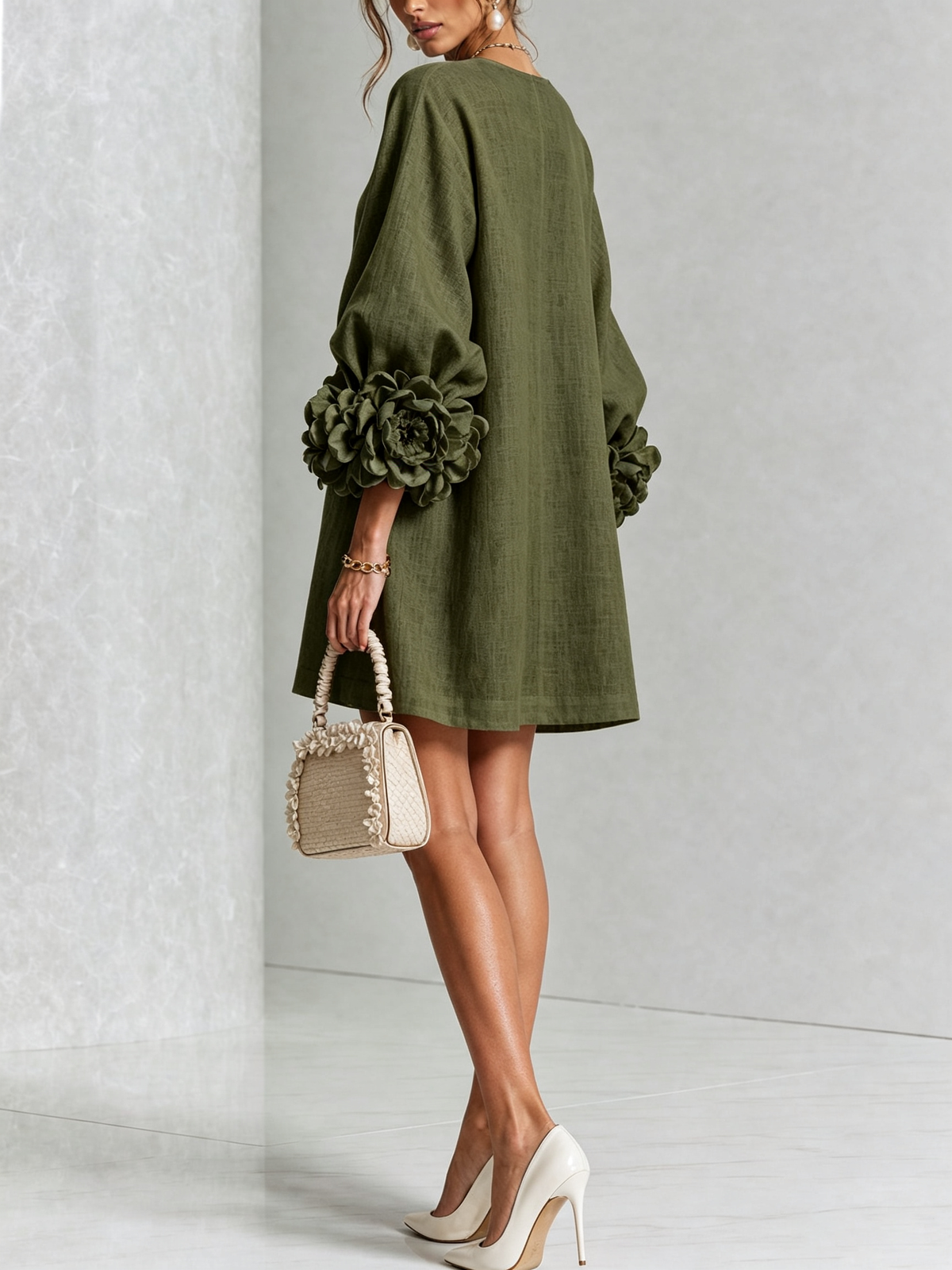Aura Vestido Mini con Botones Florales
