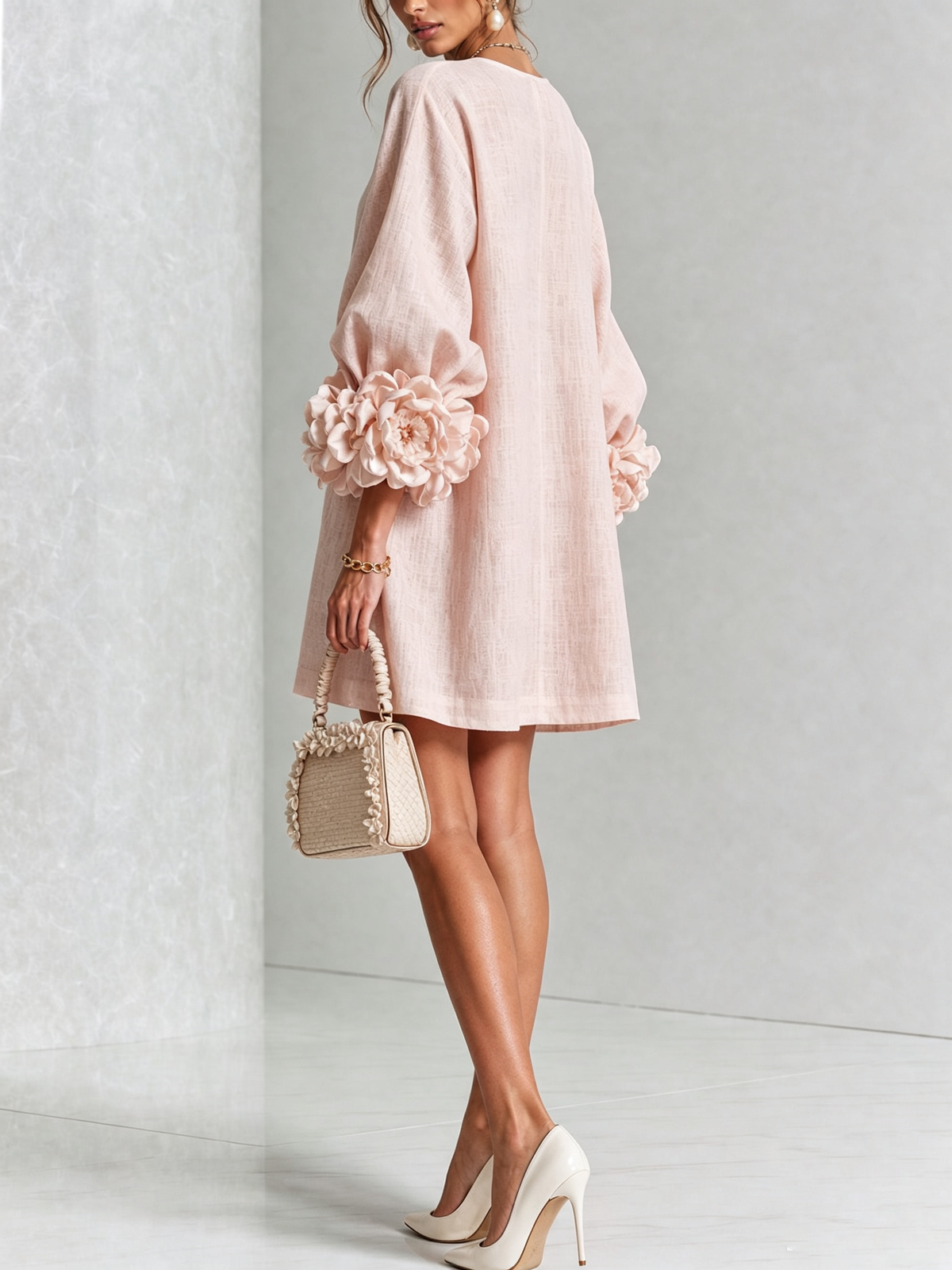 Aura Vestido Mini con Botones Florales