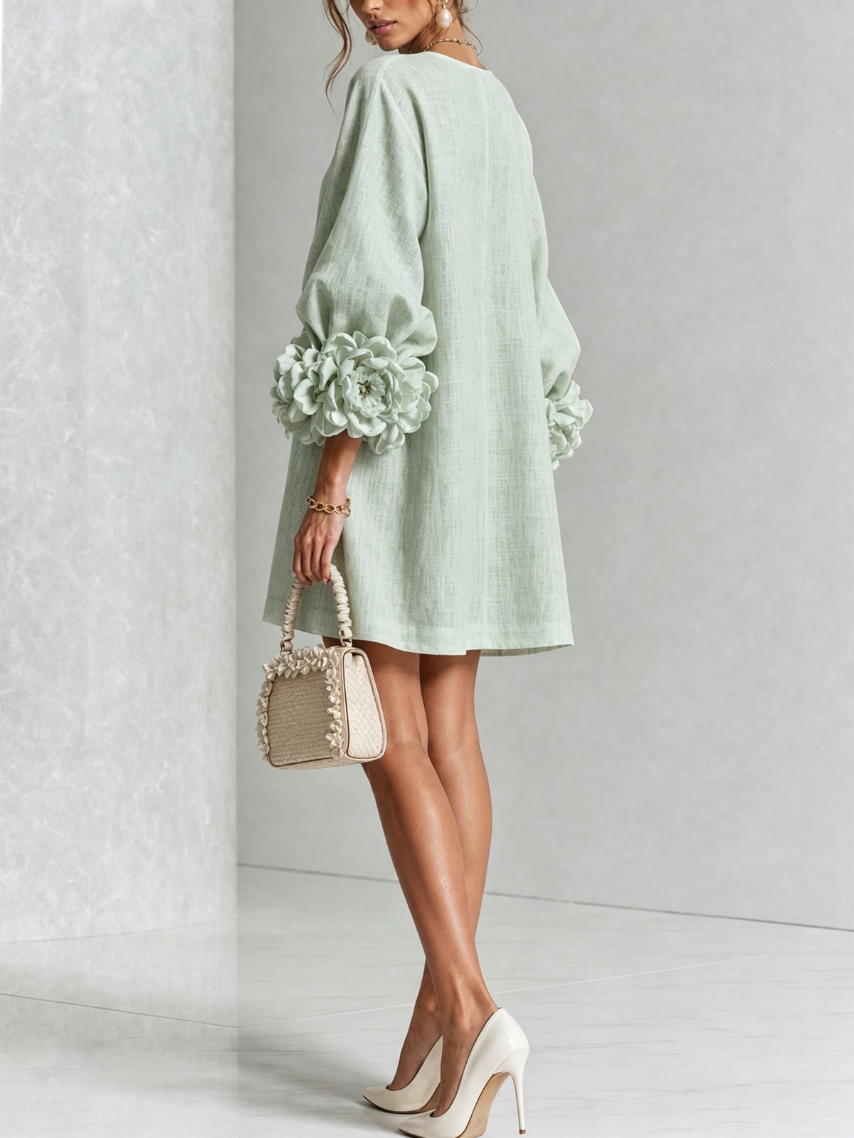 Aura Vestido Mini con Botones Florales