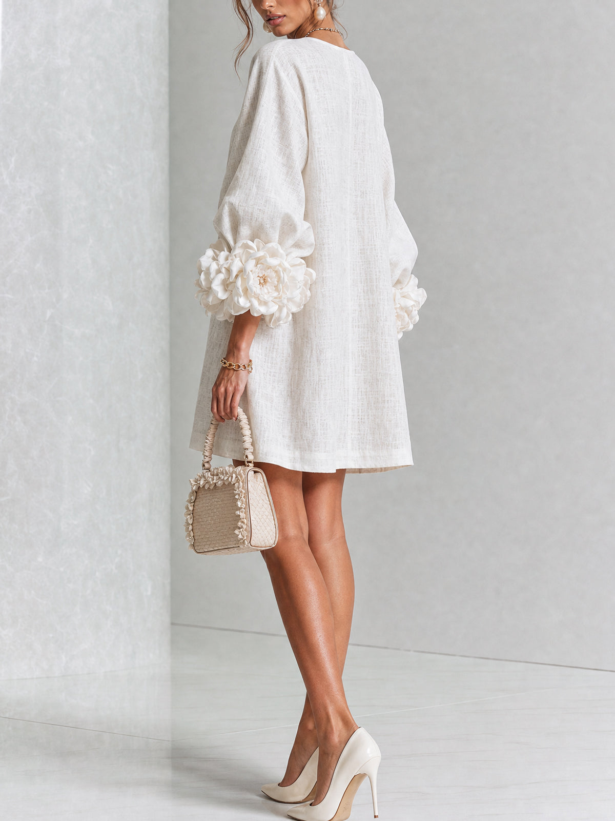Aura Vestido Mini con Botones Florales