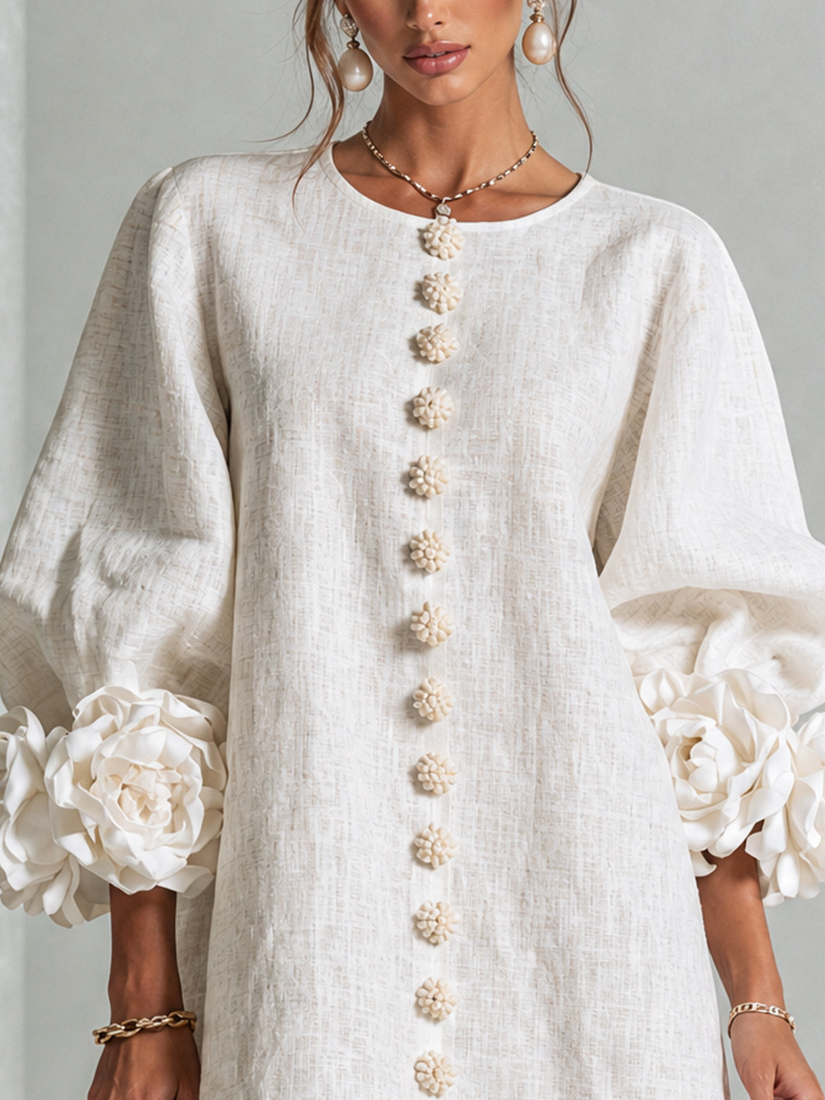 Aura Vestido Mini con Botones Florales